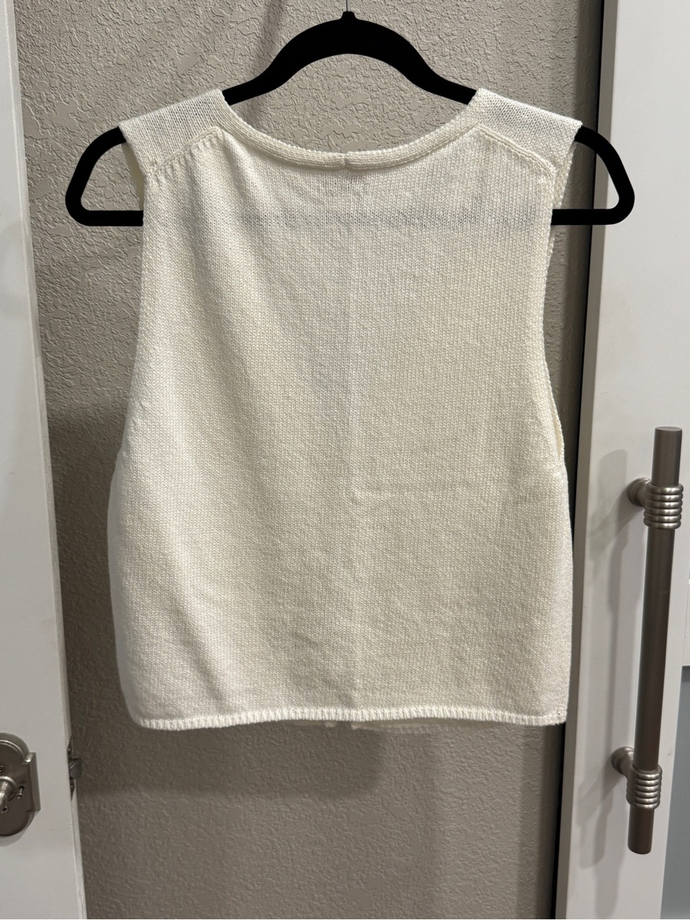 Aritzia Wilfred Cream Textured Knit V-Neck Sleeveless Top size Lg - Picture 3 of 7